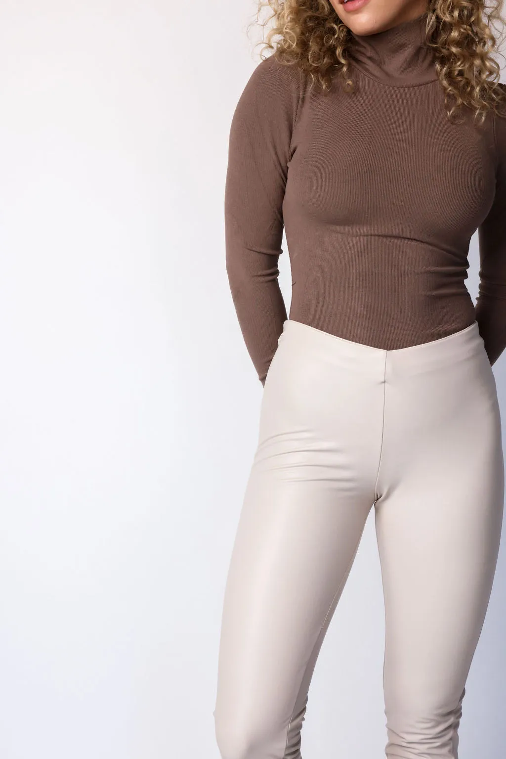 V Cute Leather Pants