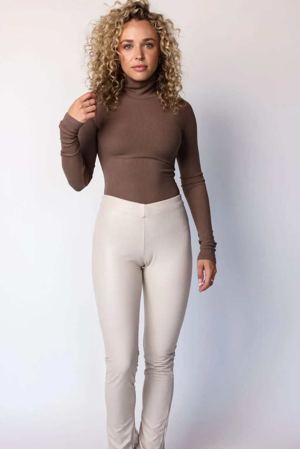 V Cute Leather Pants